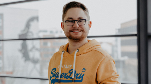 Alex ist einer der Studierenden, die sich bei \