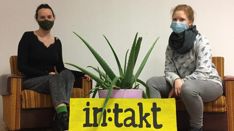 Die Studentinnen Undine und Theresa im intakt 