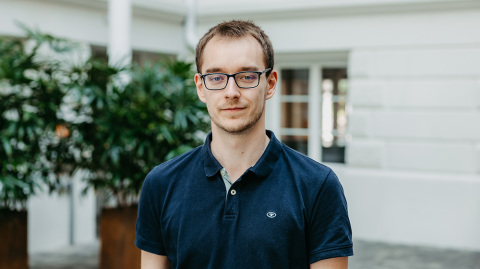 Portrait Christian Wustrau (Foto: Jana Dünnhaupt / Uni Magdeburg)