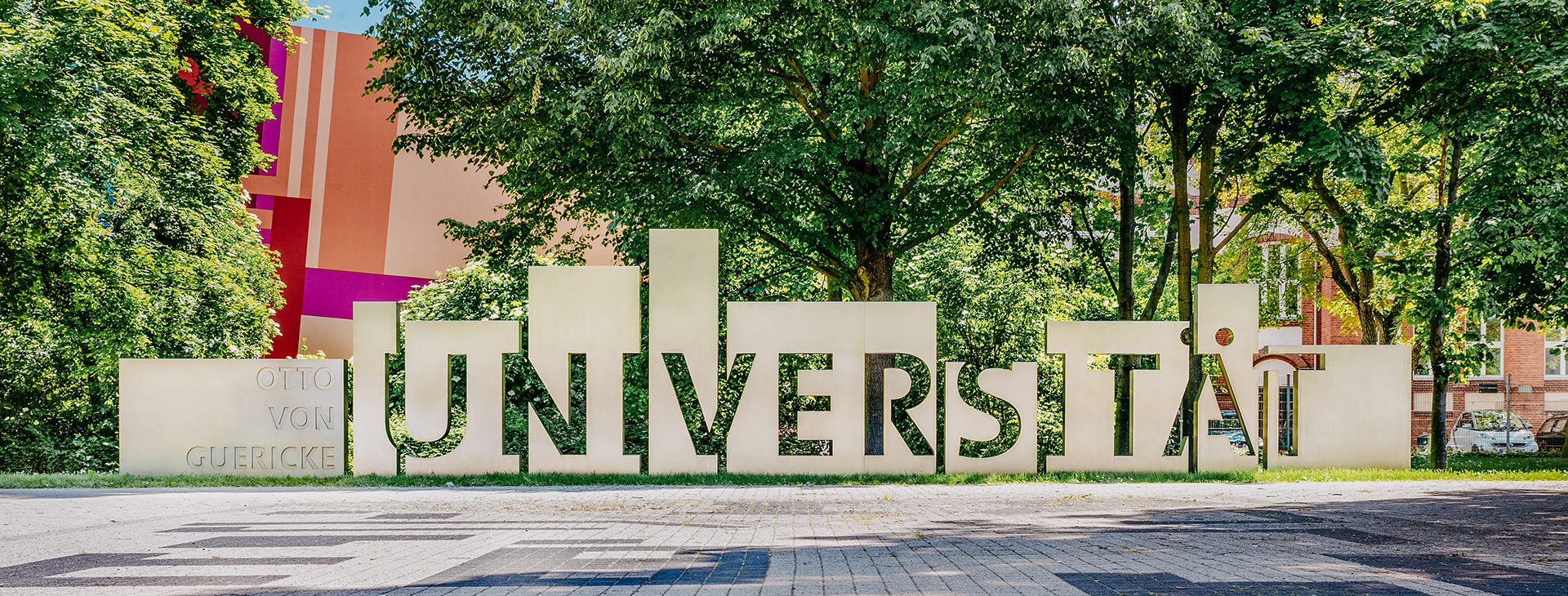 Uniporta im Sommer (c) Jana Dünnhaupt Uni Magdeburg
