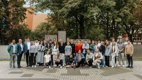 Gruppenportrait Willkommensveranstaltung Ukrainische Flüchtlinge