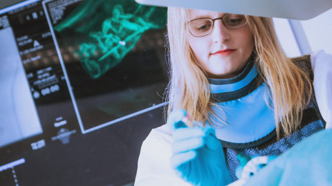 Sinja Lagotzki hat Elektro- und Informationstechnik studiert, reiste durch Kolumbien und ist jetzt als Start-up-Gründerin aktiv.