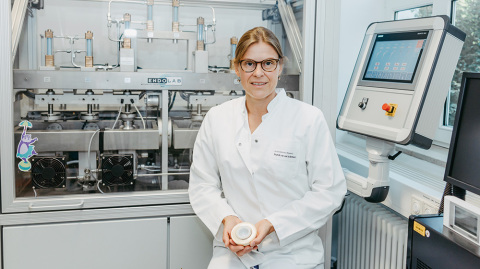 Prof. Bertrand (c) Jana Dünnhaupt Uni Magdeburg Prof. Bertrand (c) Jana Dünnhaupt Uni Magdeburg